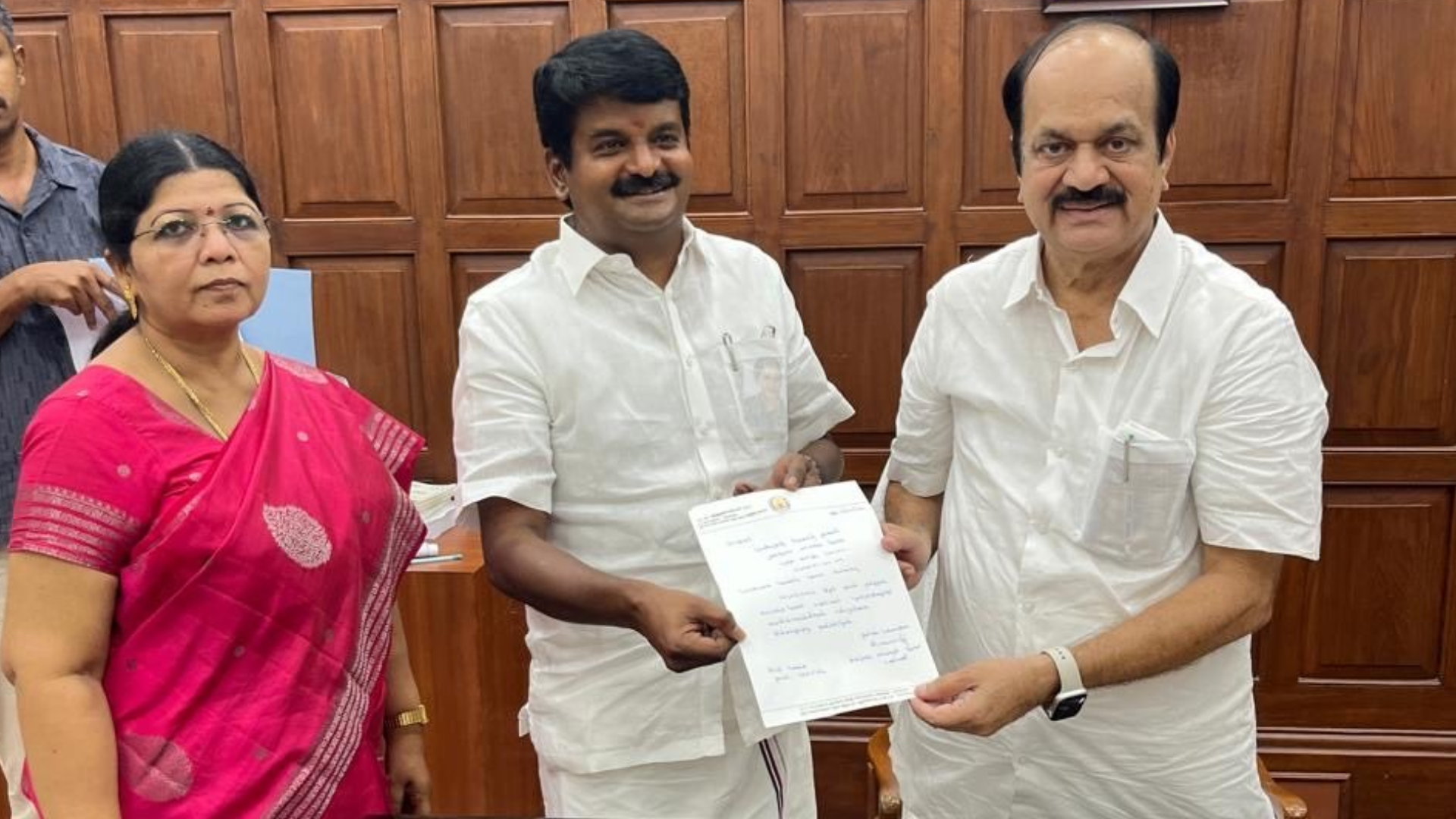 அதிமுகவில் இருந்து விலகுவது ஏன்? ராஜினாமா செய்தவுடன் விஜயபாஸ்கர் வெளியிட்ட பரபர அறிக்கை